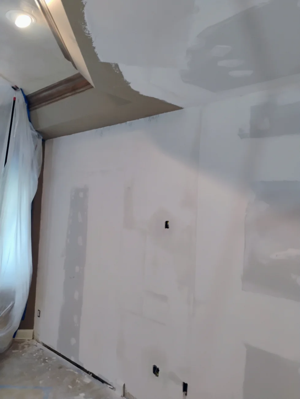 Smooth Level 5 drywall finish ready for a clean paint coat in a Sarasota home